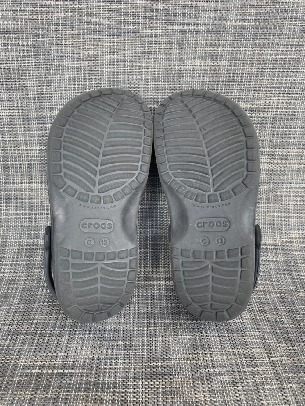CROCS Kids Classic Clog Slip on sandals in black unisex size 13